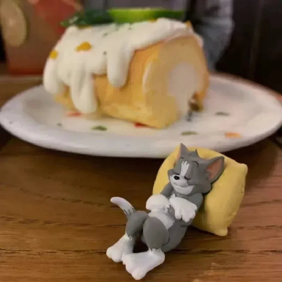 Cartoon Decoration Tom Cat Jerry Mouse Cat Ornament Cute Desk Decorations Adorable Figurines Toy Figures Car Home Decoration