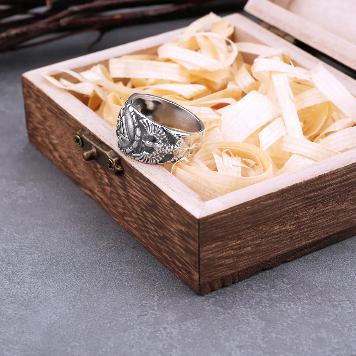 Titanium Steel Personality Domineering Trinity Bird Eagle Totem Men and Women Ring Retro Punk Stainless Steel Gift Jewelry Gift