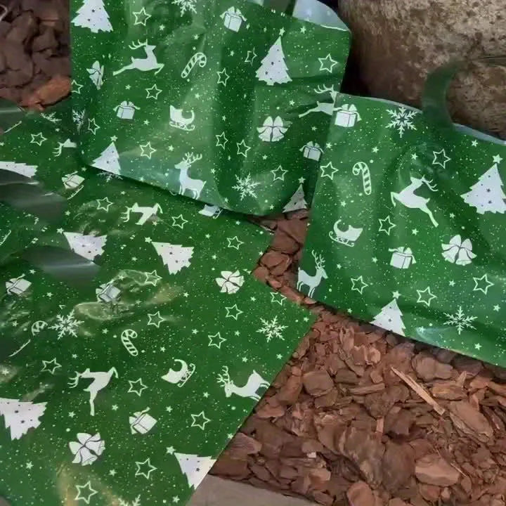 15pcs Christmas Gift Bags, Durable PP Plastic Party Favor Bags with Festive Snowflake & Reindeer Design,Reusable Tote-Style Bags