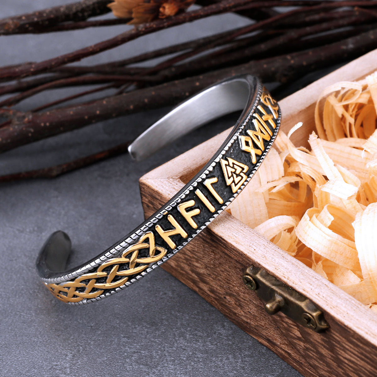 Stainless Steel Vijing Valknut Rune Bracelet for Men and Women Hip Hop Charm Wristband Cuff Charm Creative Vikings Jewelry Gift