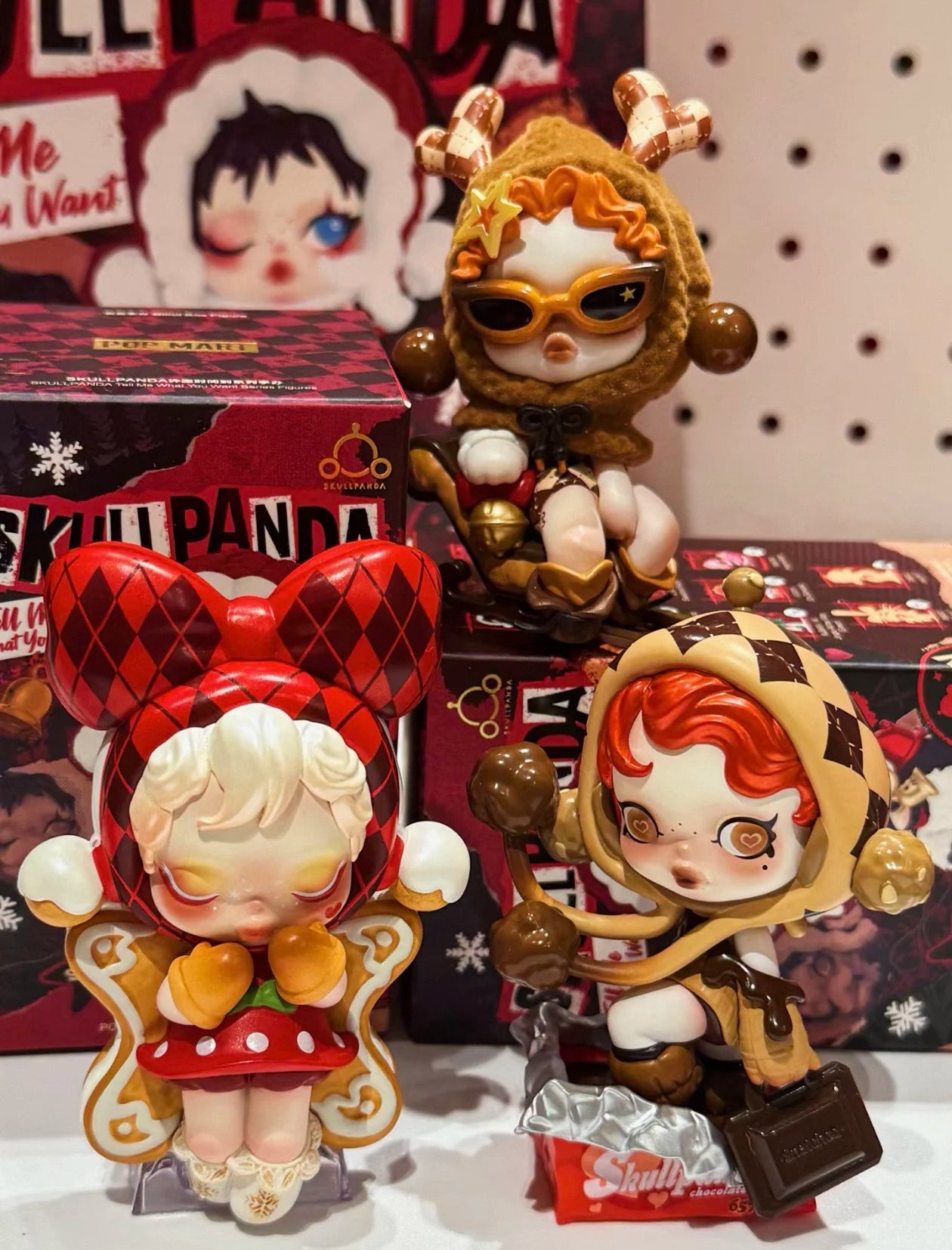 Genuine POP MART SKULLPANDA the Best Seaion Series Blind Box Doll Christmas Gift Trendy Collectible Toy The surprise of Christma
