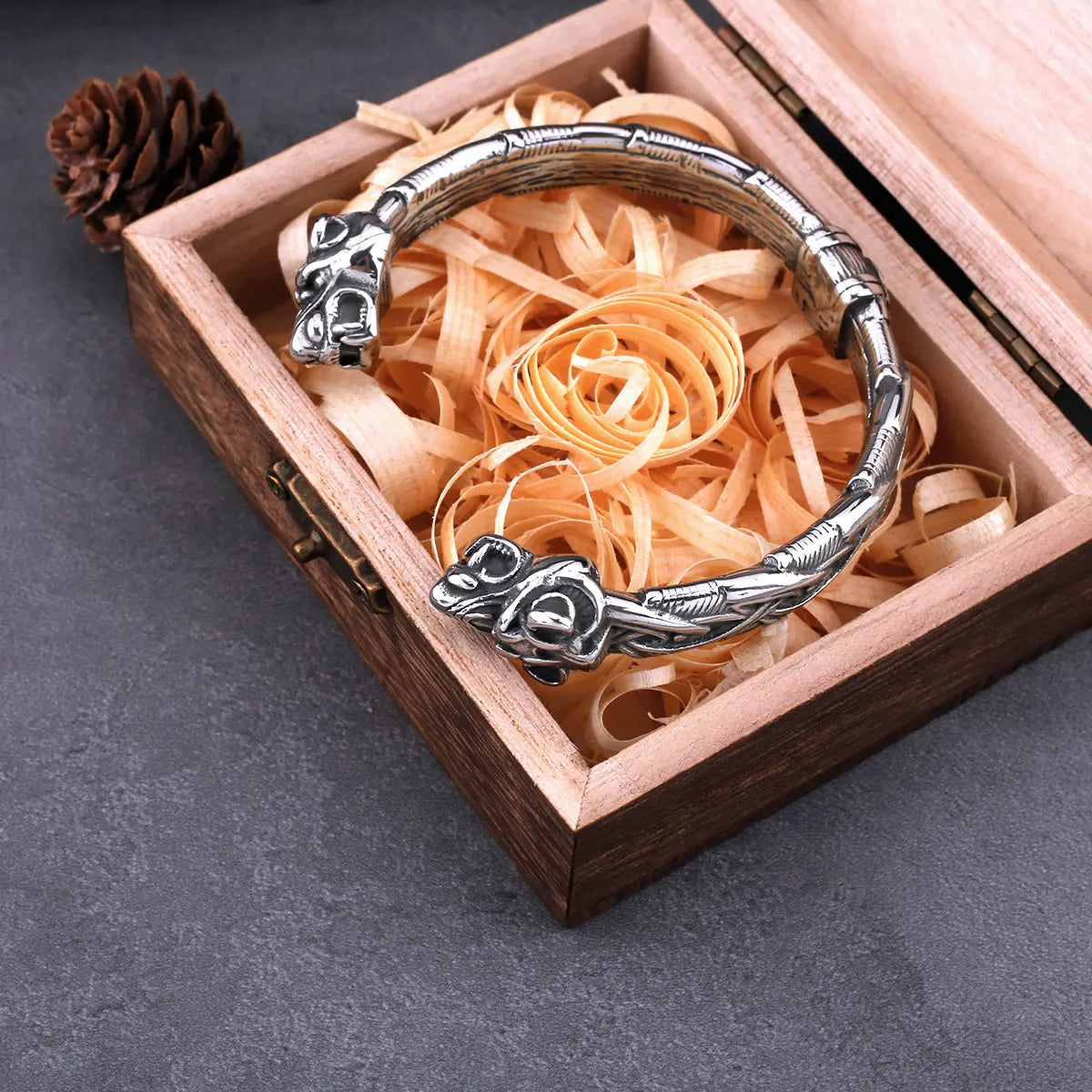 Nordic Viking Stainless Steel Wolf Head Bracelet Cuff Bracelet Gift Adjustable Men's and Women's Jewelry
