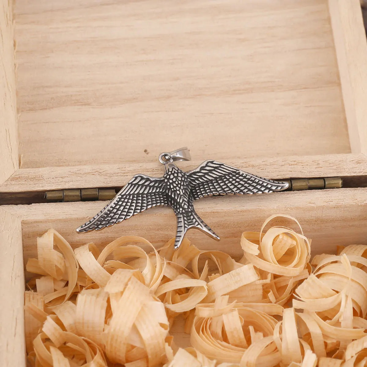 Stainless Steel Simplicity Animal Swallow Pendant Necklace Black Gun Plated Bird Necklace Jewelry Gift for Boyfriend