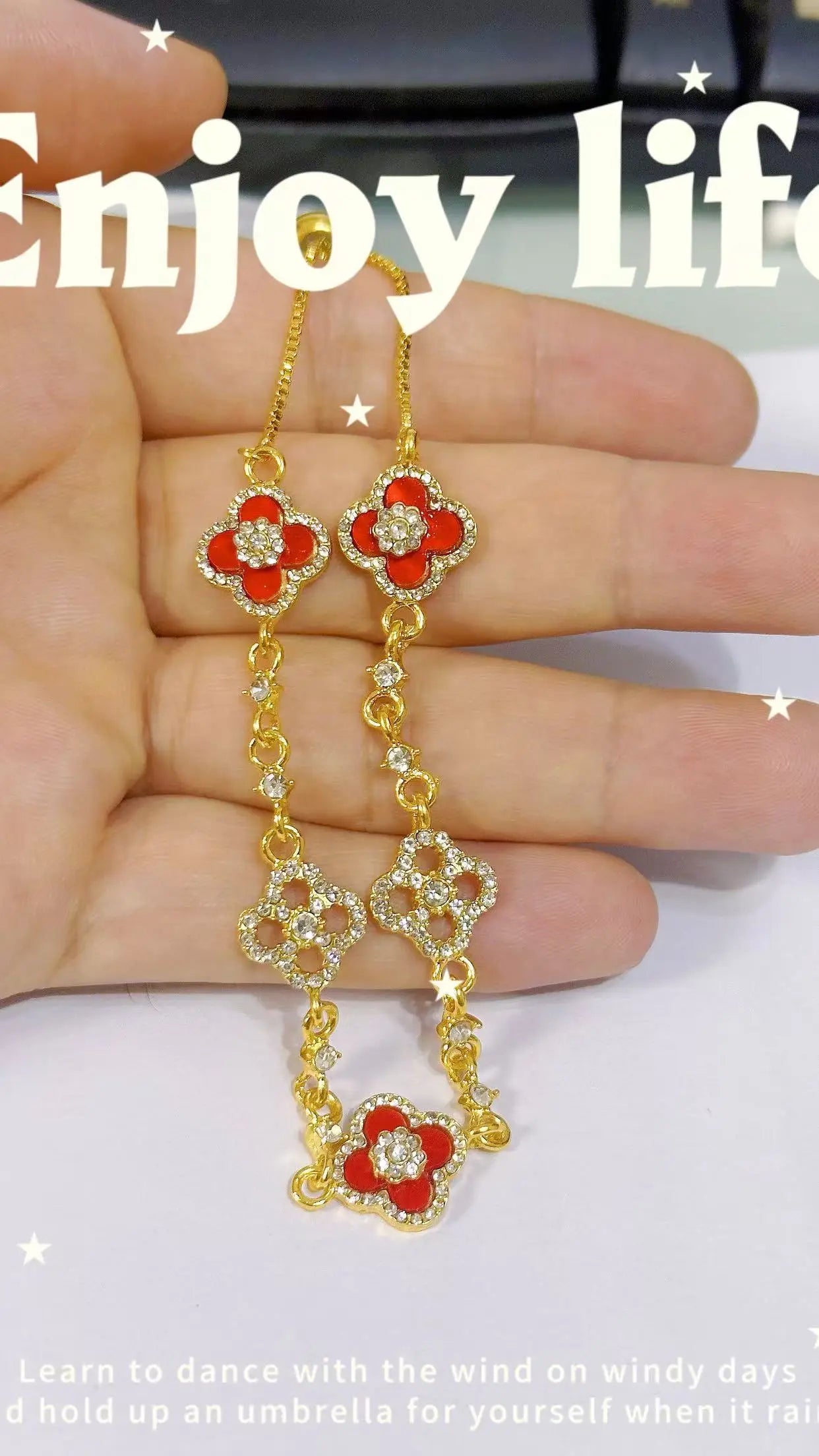 Qimeng Sweet Cherry" Vintage Pink Mother-of-Pearl Four-Leaf Clover Bracelet with Micro-Zirconia Inlay and Cutout Design