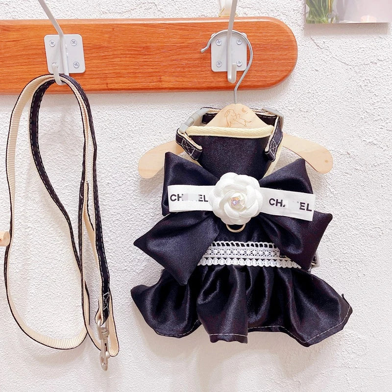 New Pet Cat Dog Traction Suit Fashion Luxury Flowers Bow lace Chest Back Traction Rope Advanced Flower Clothes Dog Walking Rope