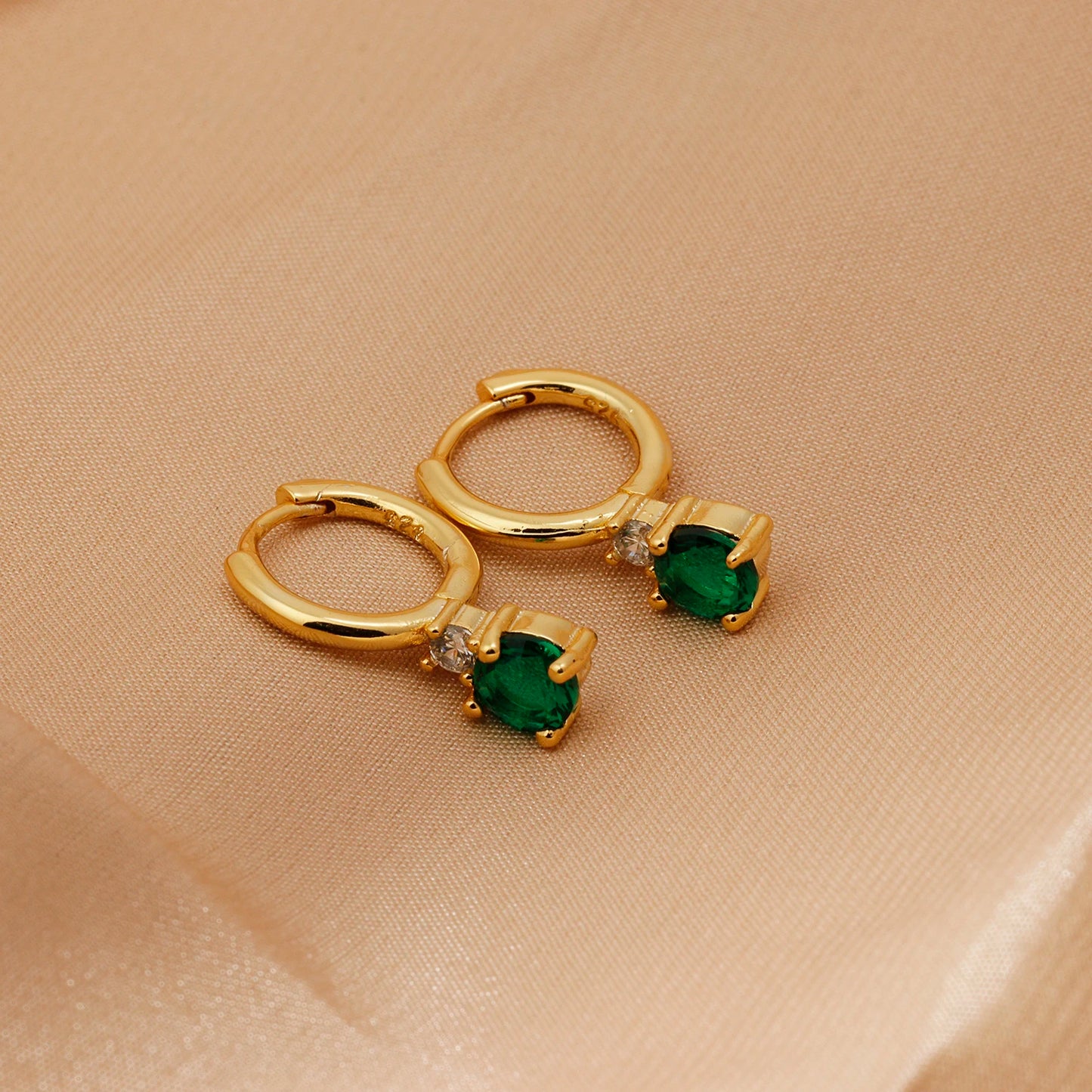 Fashion Green Color Zircon Small Hoop Earrings Women Geometry Butterfly Piercing Earring Wedding Korean Jewelry New Arrival 2023