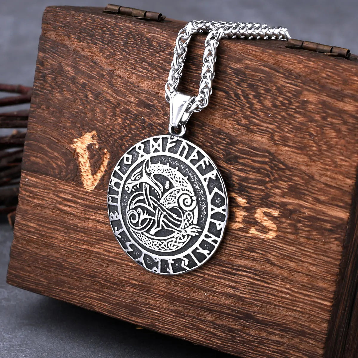 Viking Self-devourer Dragon Ouroboros Necklace Men Vintage Odin Stainless Steel Amulet Pendant Necklace Viking Fashion Jewelry