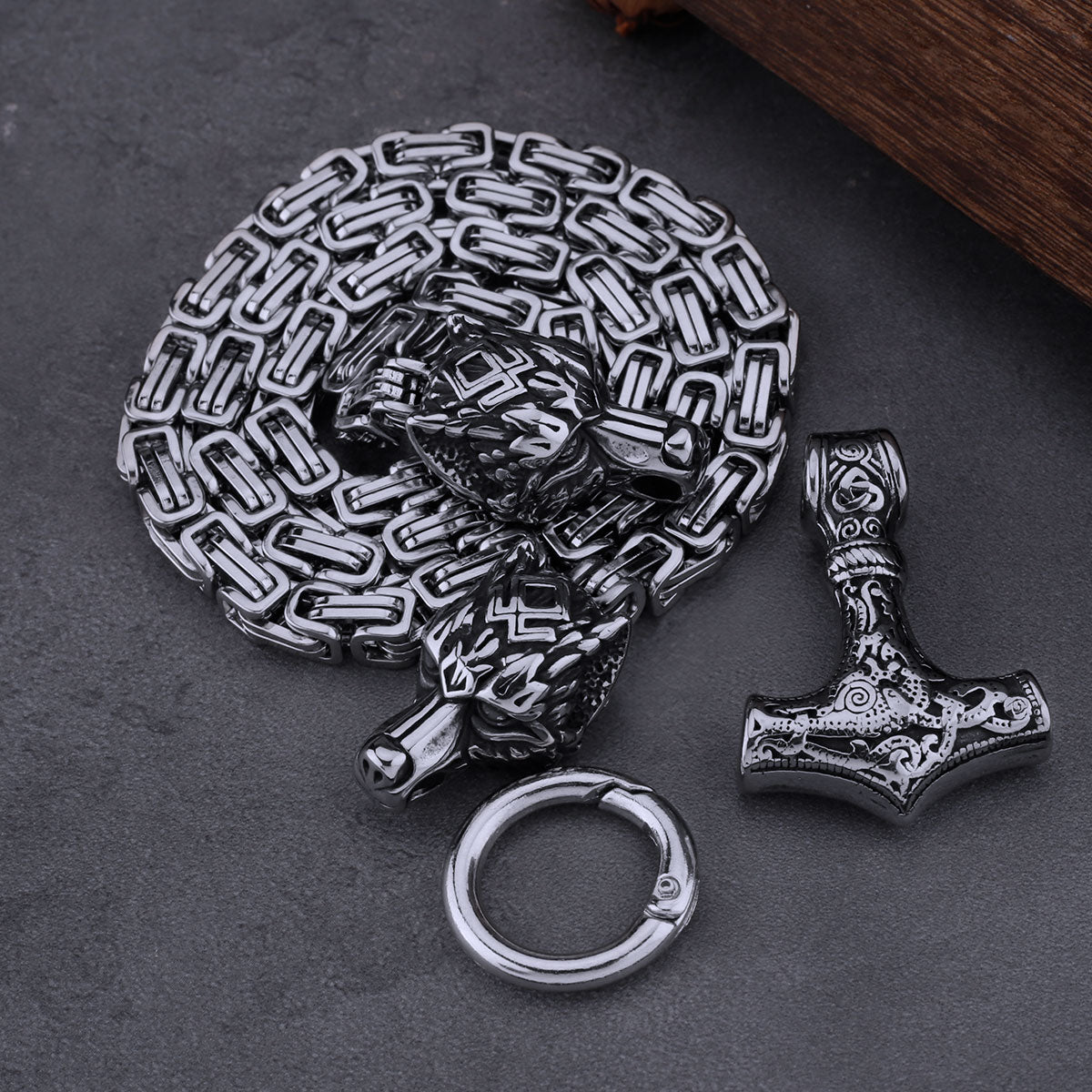 Nordic Classic Viking Thor's Hammer Men's Pendant Necklace Domineering Wolf Head Amulet Jewelry Necklace Gift