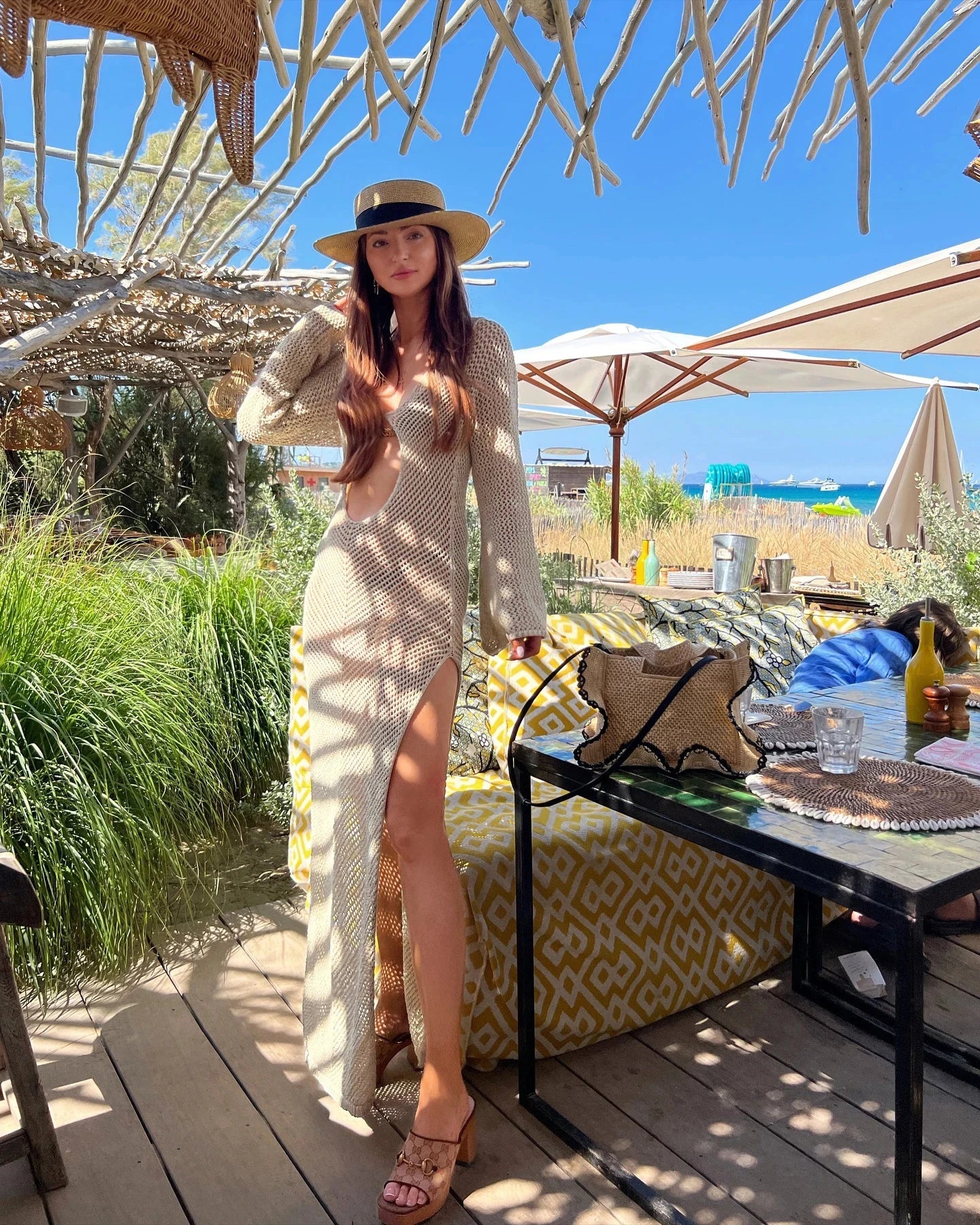 Solid Colour Beach Maxi Dress 2025 Women Summer Sexy Knit Flared Long Sleeve Slit Cut Out Swimsuit Cover Up Holiday Outfits K120