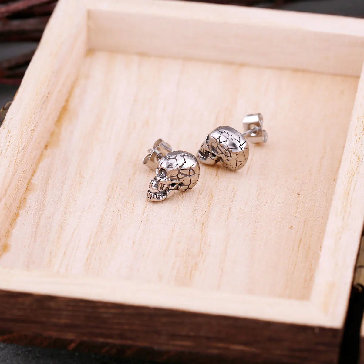 Punk Crack Skull Stud Earrings For Men Gothic Ghost Hip Hop Biker Stainless Steel Earrings Fashion Street Style Skeleton Jewelry